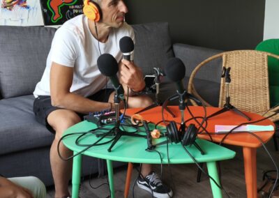 De la parole au micro